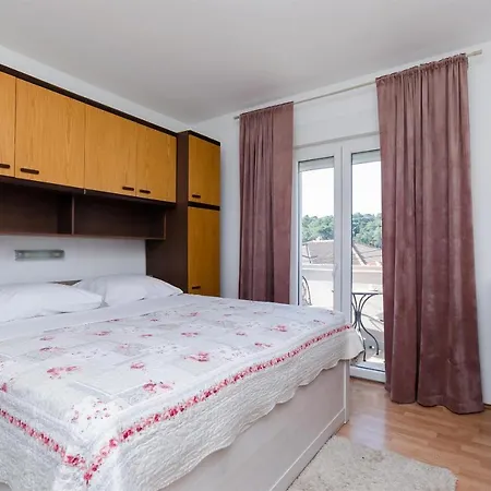 Albina Apartament Palit