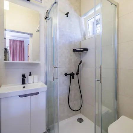 Albina Appartement *